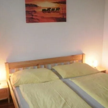 Apartman In Ruhiger Lage Fuer 5 Personen *
